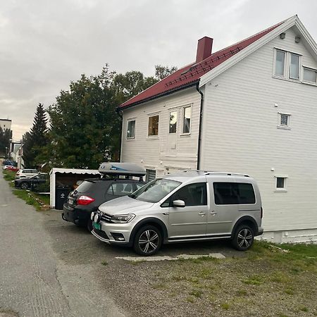 Centrally Located Apartment In Classic Townhouse Tromsø Exteriér fotografie