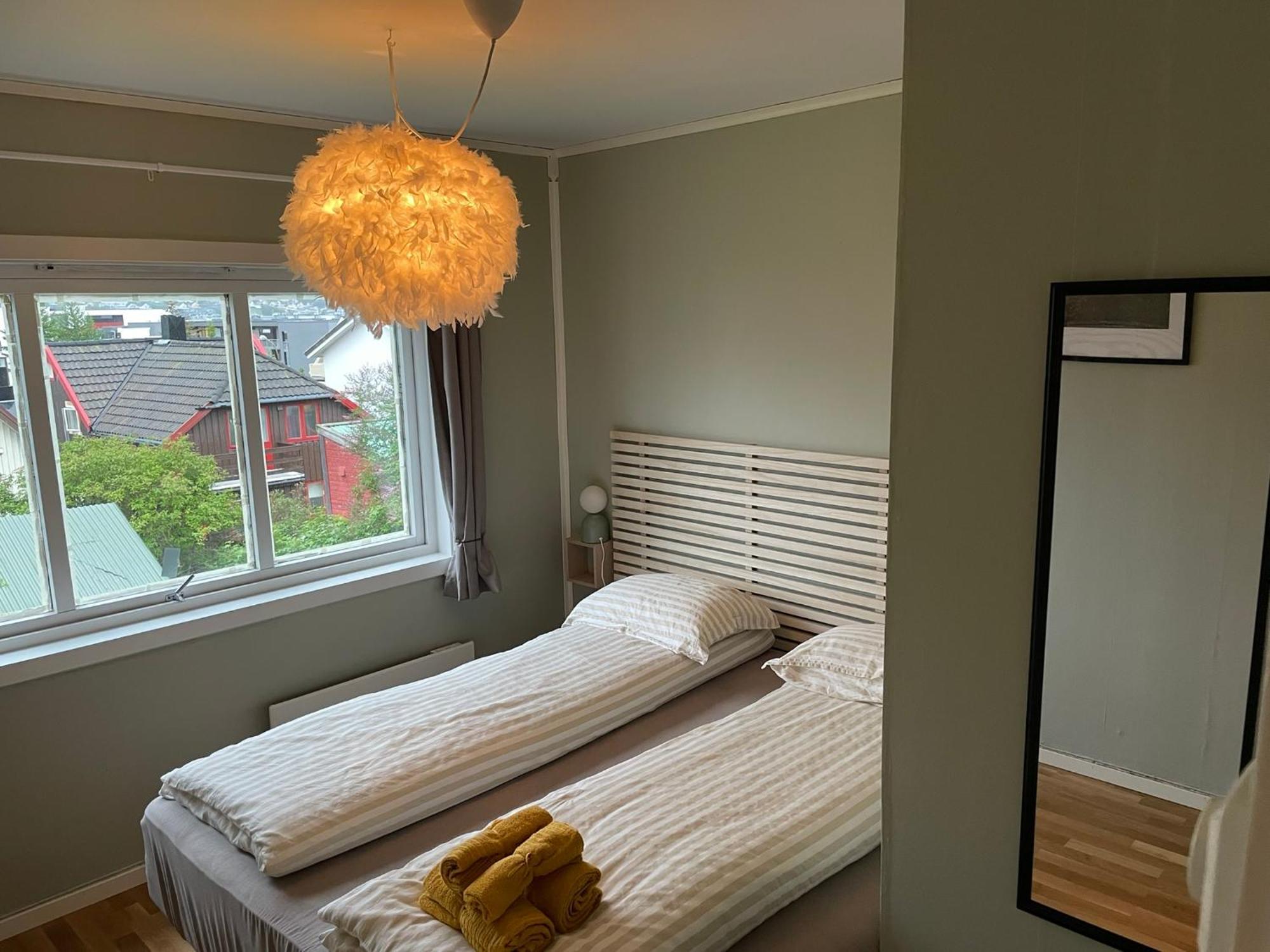 Centrally Located Apartment In Classic Townhouse Tromsø Exteriér fotografie