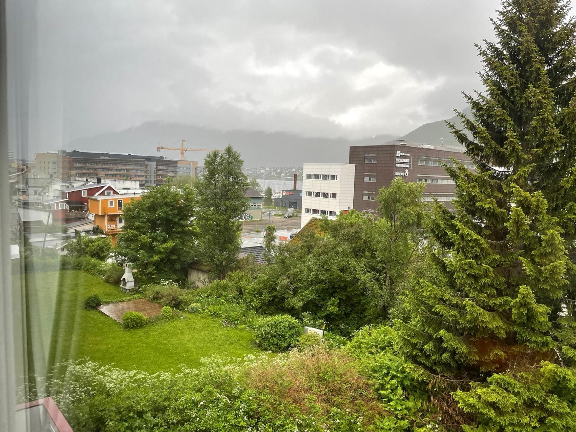 Centrally Located Apartment In Classic Townhouse Tromsø Exteriér fotografie