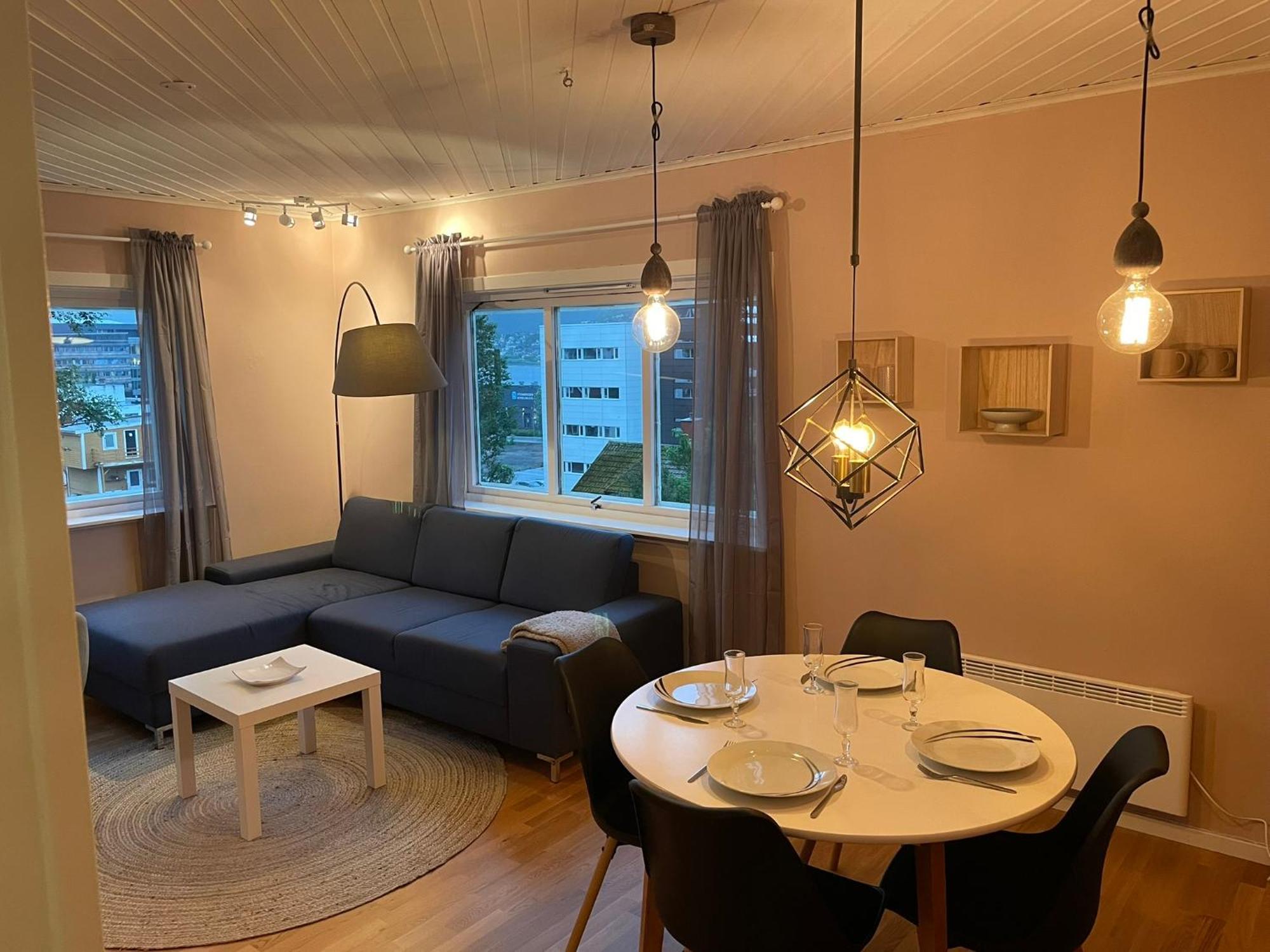 Centrally Located Apartment In Classic Townhouse Tromsø Exteriér fotografie